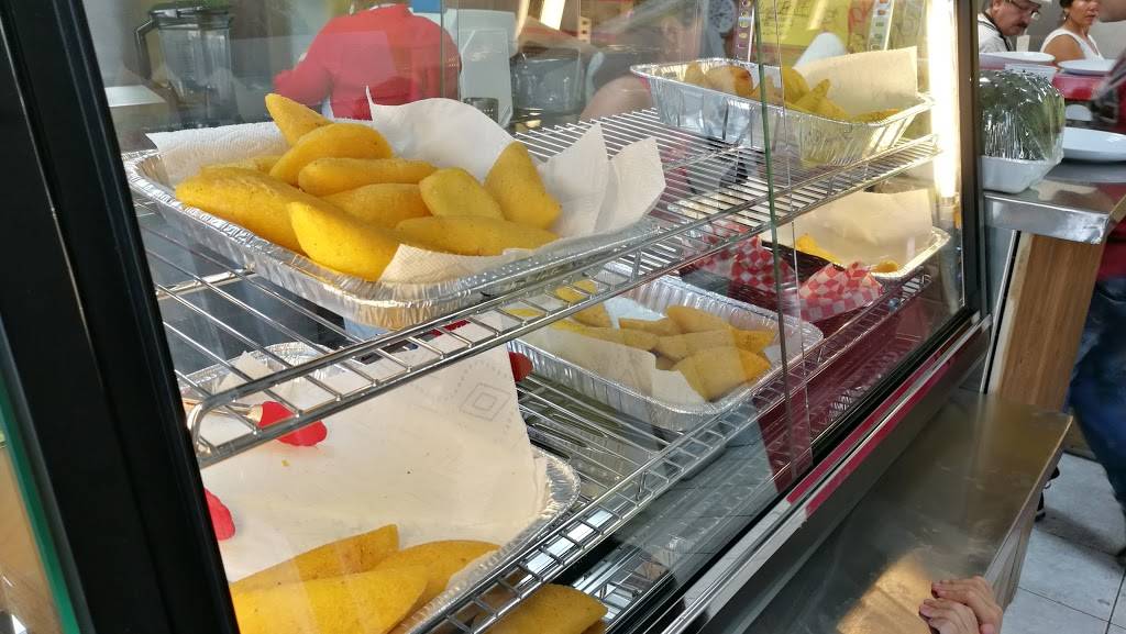 Delicious Empanadas | restaurant | 2438 Dufferin St, York, ON M6E 3T1, Canada | 6478272278 OR +1 647-827-2278