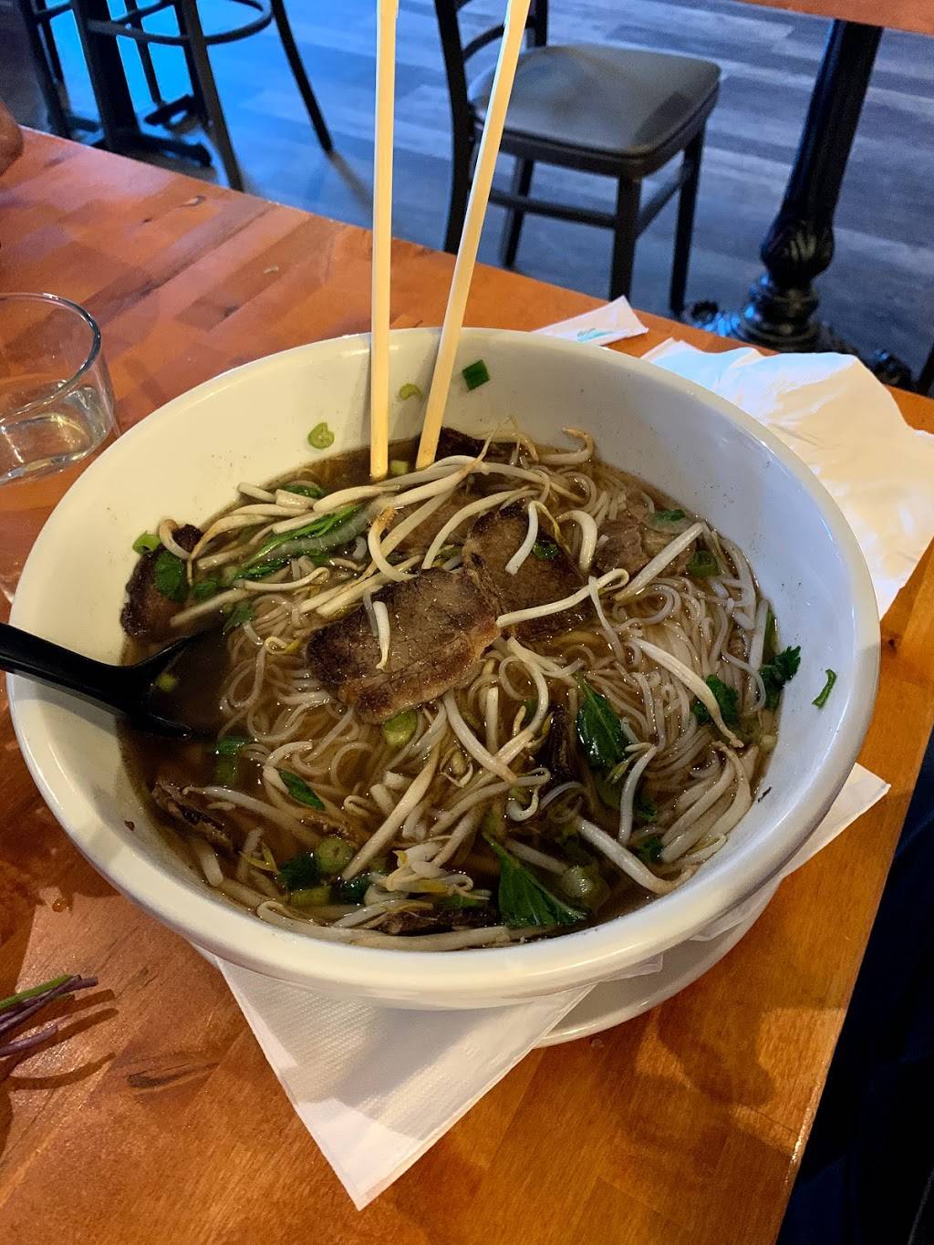 Pho Long Restaurant - South City | restaurant | 2245 S Grand Blvd, St. Louis, MO 63104, USA | 3148334333 OR +1 314-833-4333
