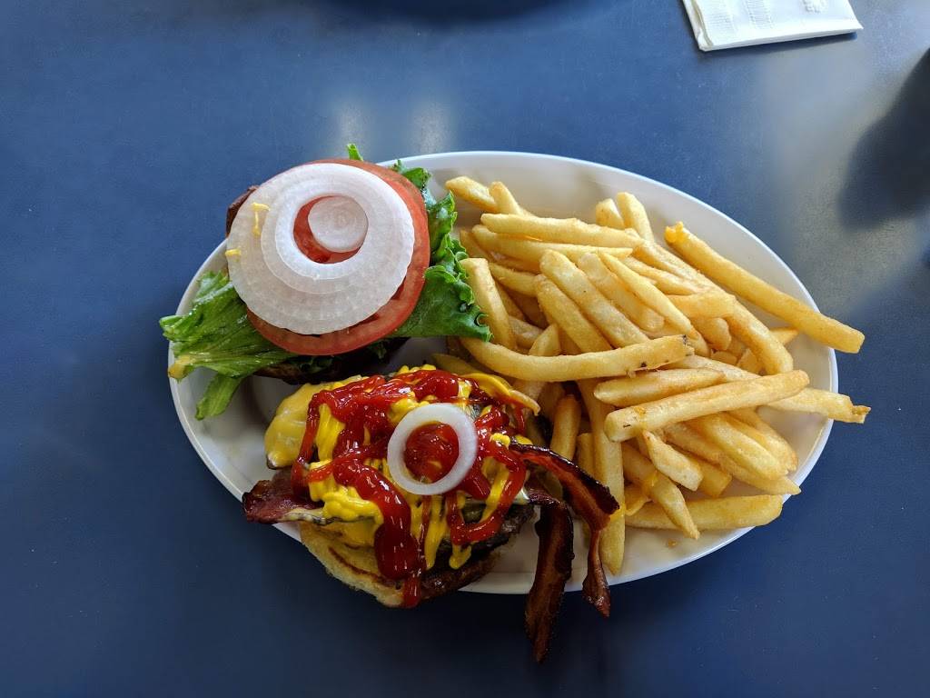 Darrows Family Restaurant | restaurant | 301 Louvingney St, Mackinaw City, MI 49701, USA | 2314365514 OR +1 231-436-5514