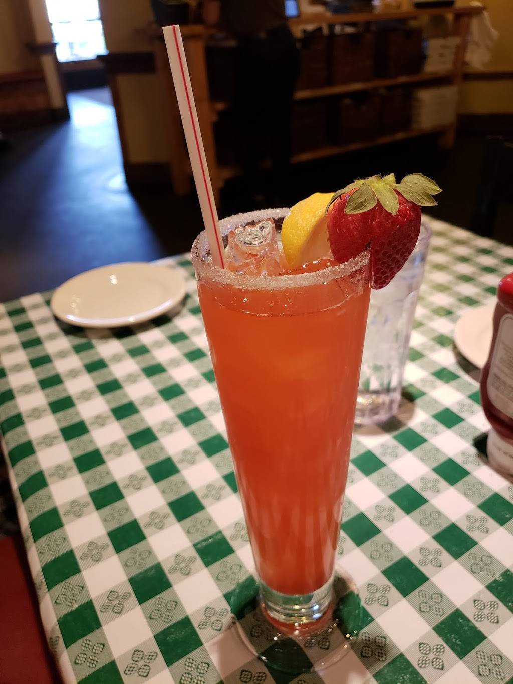 Johnny’s Italian-American Tavern by Carino’s | restaurant | 231 SW Loop 410, San Antonio, TX 78245, USA | 2106477705 OR +1 210-647-7705