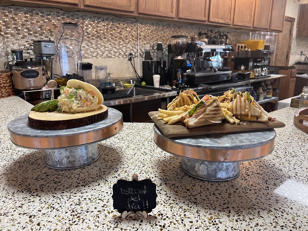 Paramo Café & Restaurant | restaurant | 3700 N Lockwood Ridge Rd, Sarasota, FL 34234, USA | 9415448669 OR +1 941-544-8669