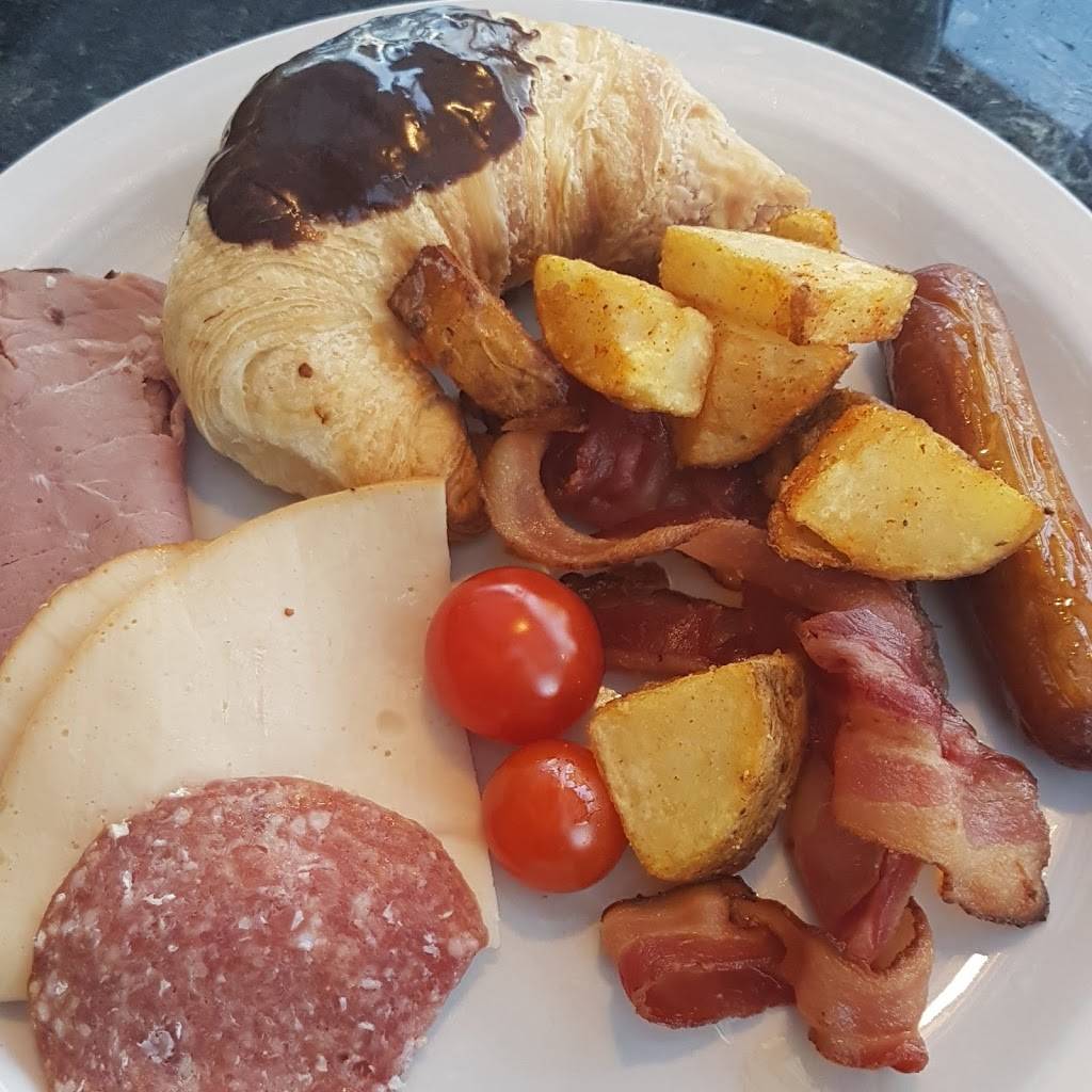 Muddy Duck Restaurant | restaurant | 2200 Dundas St E, Mississauga, ON L4X 2V3, Canada | 9052759430 OR +1 905-275-9430