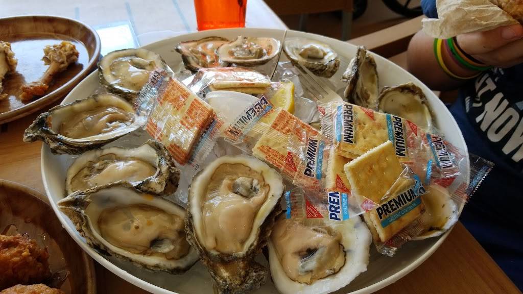 Hooters | meal takeaway | 381 Mandalay Ave, Clearwater, FL 33767, USA | 7274437263 OR +1 727-443-7263