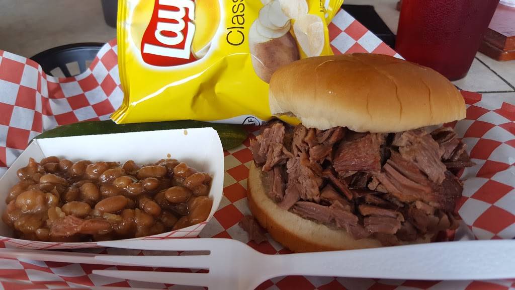 Bradys Backyard BBQ | restaurant | 340 Main St, Safety Harbor, FL 34695, USA | 7277123727 OR +1 727-712-3727