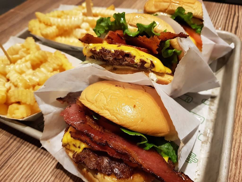 Shake Shack | restaurant | 252 S Brand Blvd, Glendale, CA 91204, USA | 8188581612 OR +1 818-858-1612