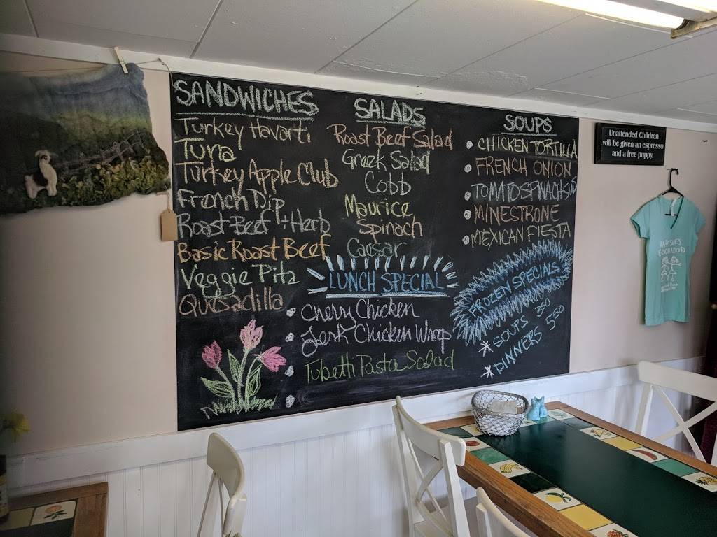 Riverfront Pizza & Deli | restaurant | 6281 River Rd, Glen Arbor, MI 49636, USA | 2313343876 OR +1 231-334-3876