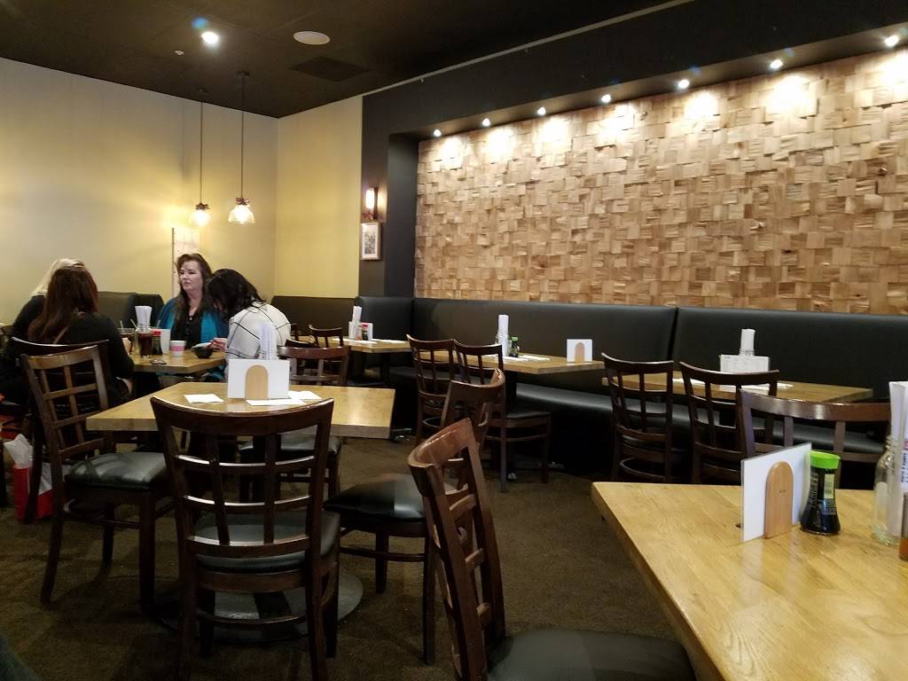 Yoshi Ramen & Sushi | restaurant | 127-H Serramonte Center, Daly City, CA 94015, USA | 6507576833 OR +1 650-757-6833