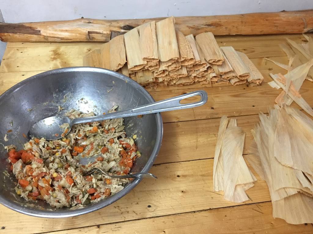 J & Ds Bar-B-Que | restaurant | 211 Palo Alto Rd, San Antonio, TX 78211, USA | 2109230134 OR +1 210-923-0134