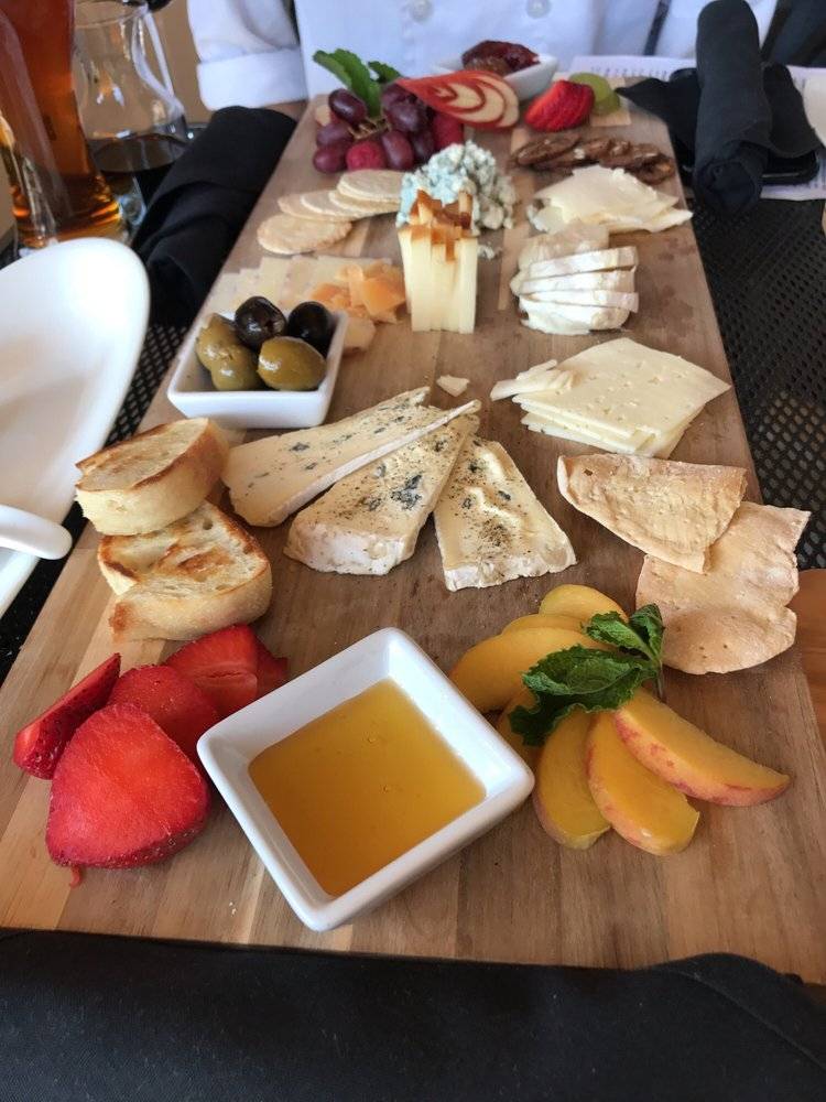 Flightz | restaurant | 3907 Park Dr Suite #110, El Dorado Hills, CA 95762, USA | 9168055128 OR +1 916-805-5128