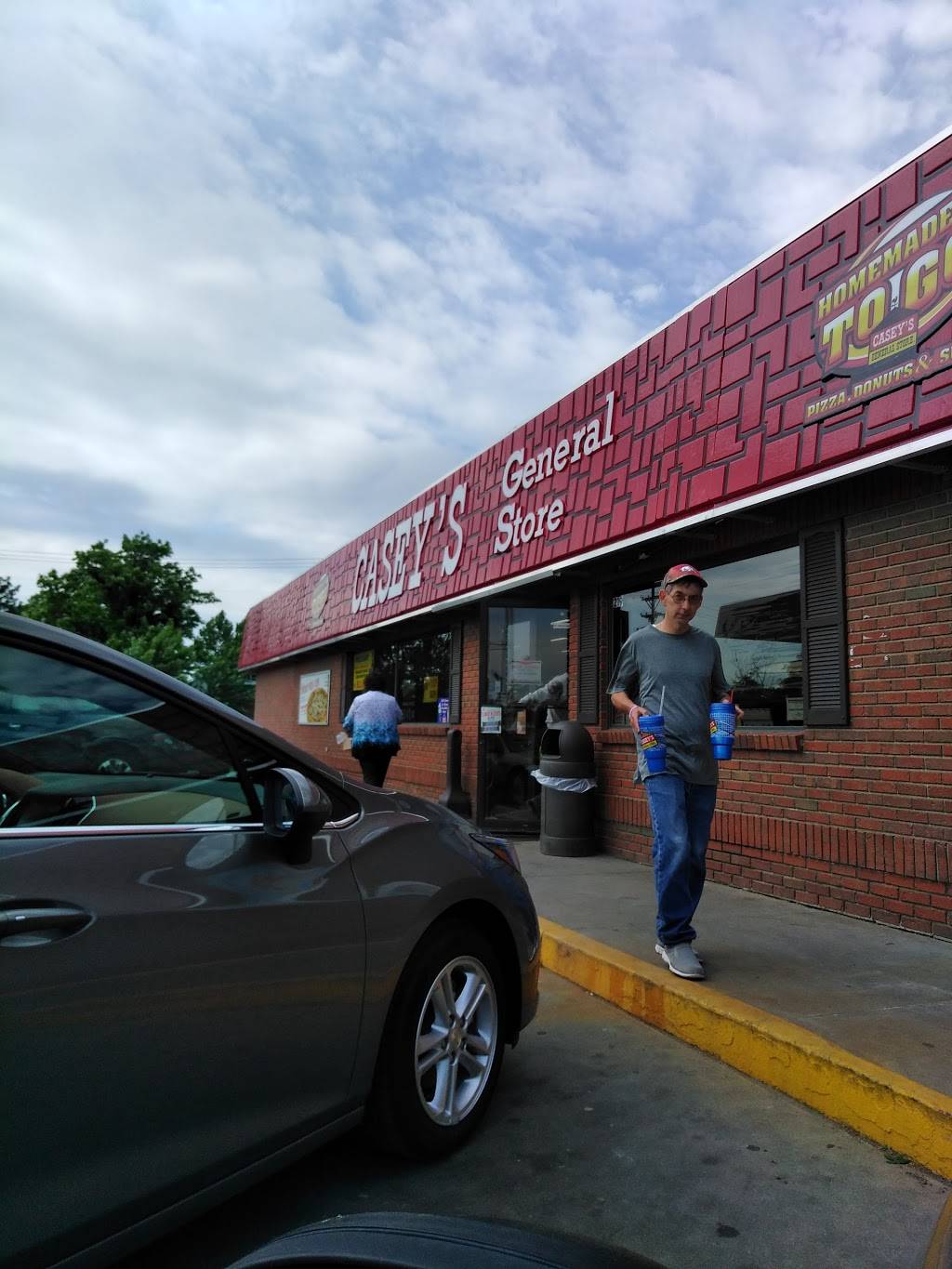 Caseys | meal takeaway | 219 S Grand Ave, Lyons, KS 67554, USA | 6202575058 OR +1 620-257-5058