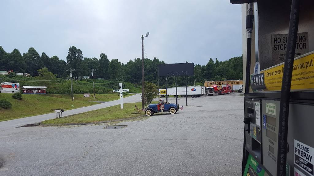 Saluda Truck Plaza | night club | 1380 Ozone Dr, Saluda, NC 28773, USA | 8287494921 OR +1 828-749-4921