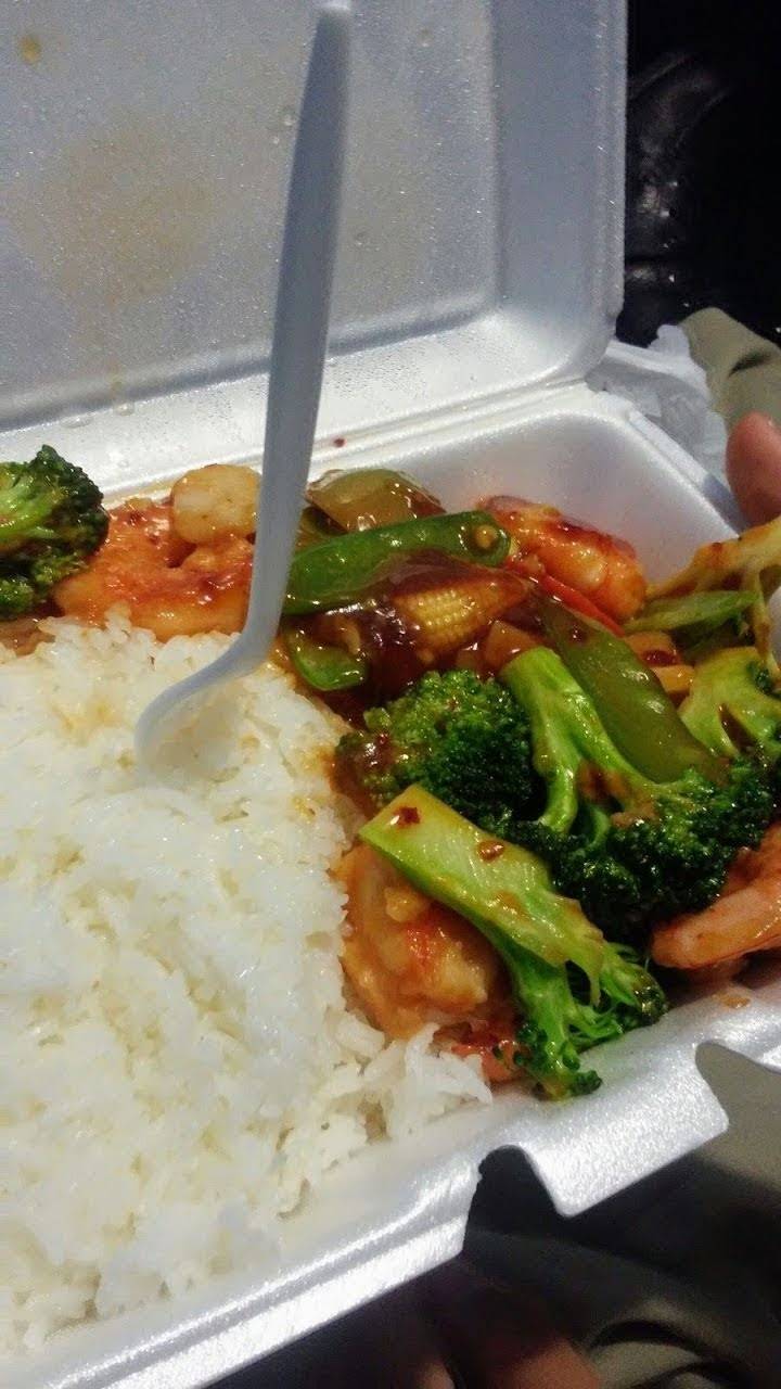 China Moon | restaurant | 592 S Sycamore St, Rose Hill, NC 28458, USA | 9102892347 OR +1 910-289-2347