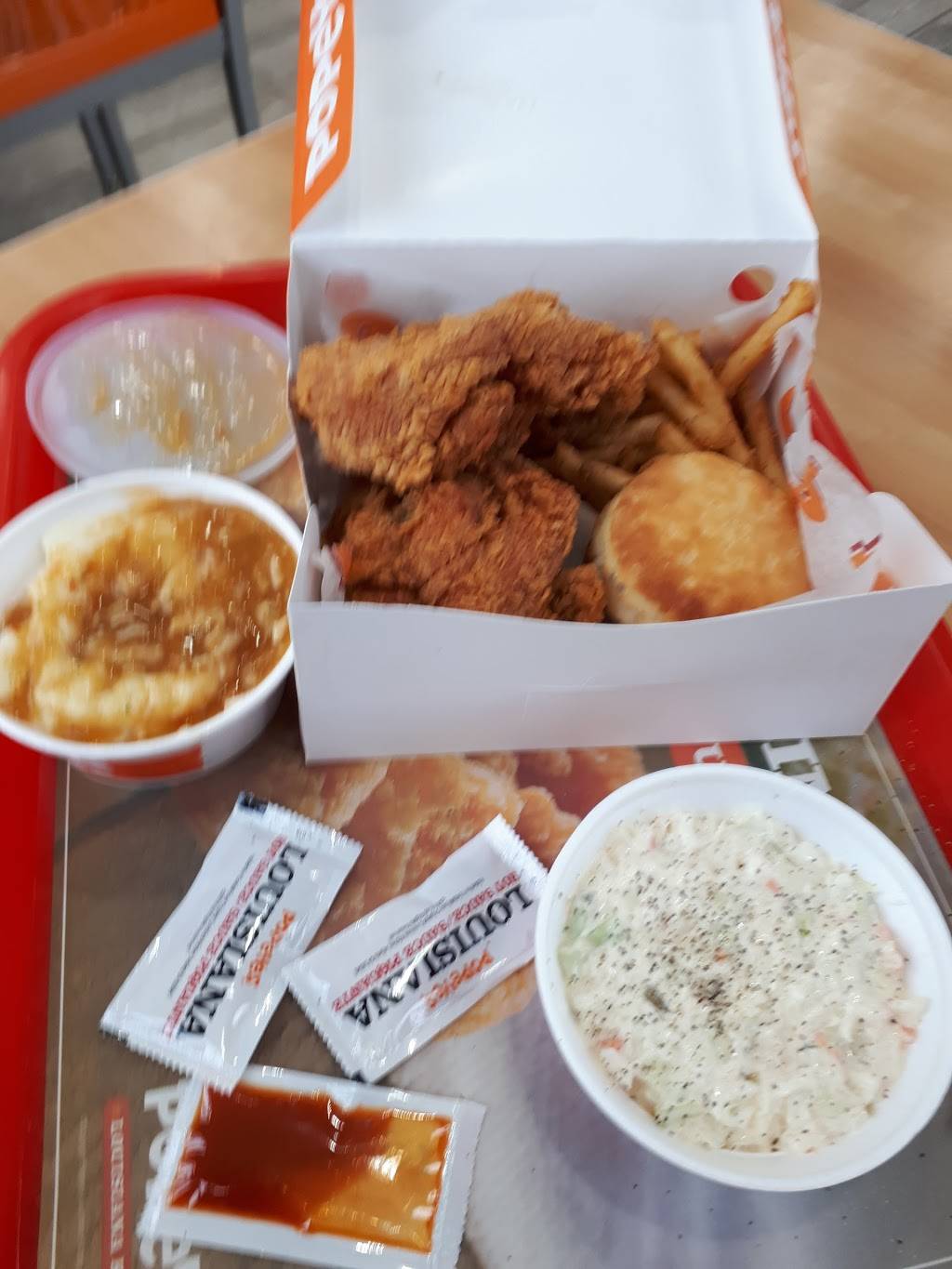 Popeyes Louisiana Kitchen | restaurant | 50 Market St S, Brantford, ON N3T 2H3, Canada | 5197571111 OR +1 519-757-1111