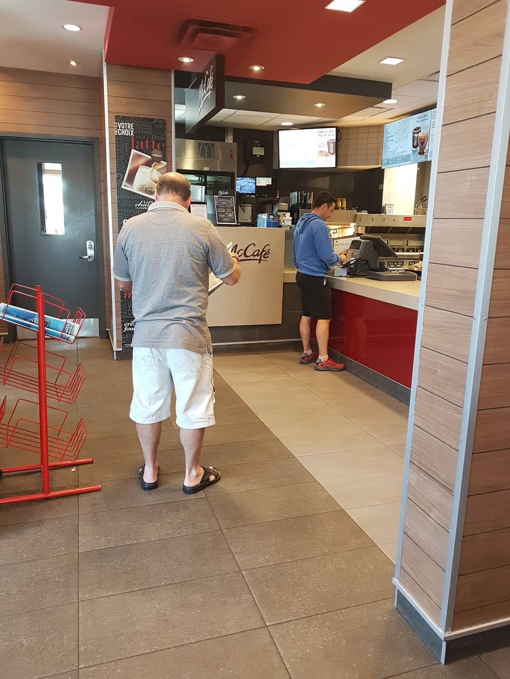 McDonalds | cafe | 3855 Rue Laval, Lac-Mégantic, QC G6B 1A7, Canada | 8195834477 OR +1 819-583-4477