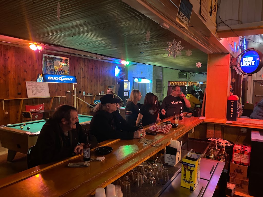 The Peak HonkyTonk Saloon | restaurant | 503 E Main St, Medaryville, IN 47957, USA | 2198431020 OR +1 219-843-1020