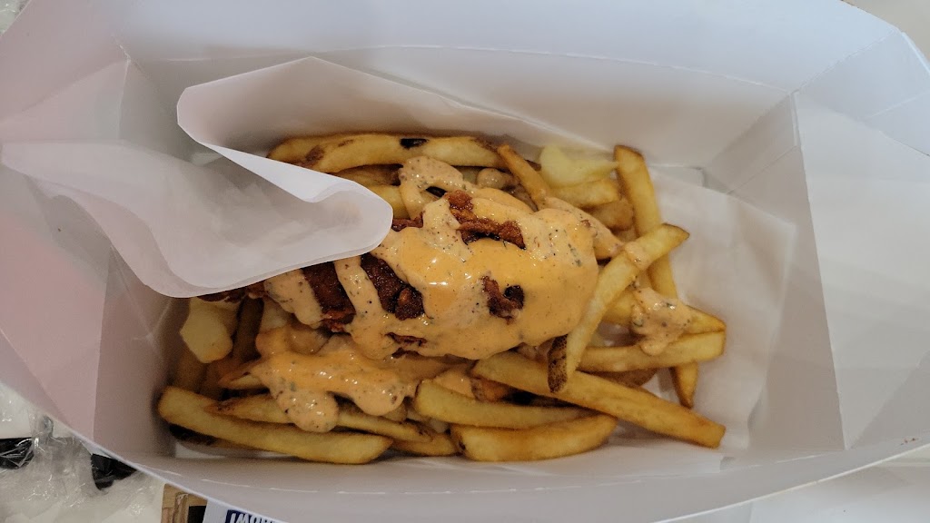 Twist Hot Chicken | restaurant | 8386 W Thunderbird Rd Suite 103, Peoria, AZ 85381, USA | 6232172714 OR +1 623-217-2714