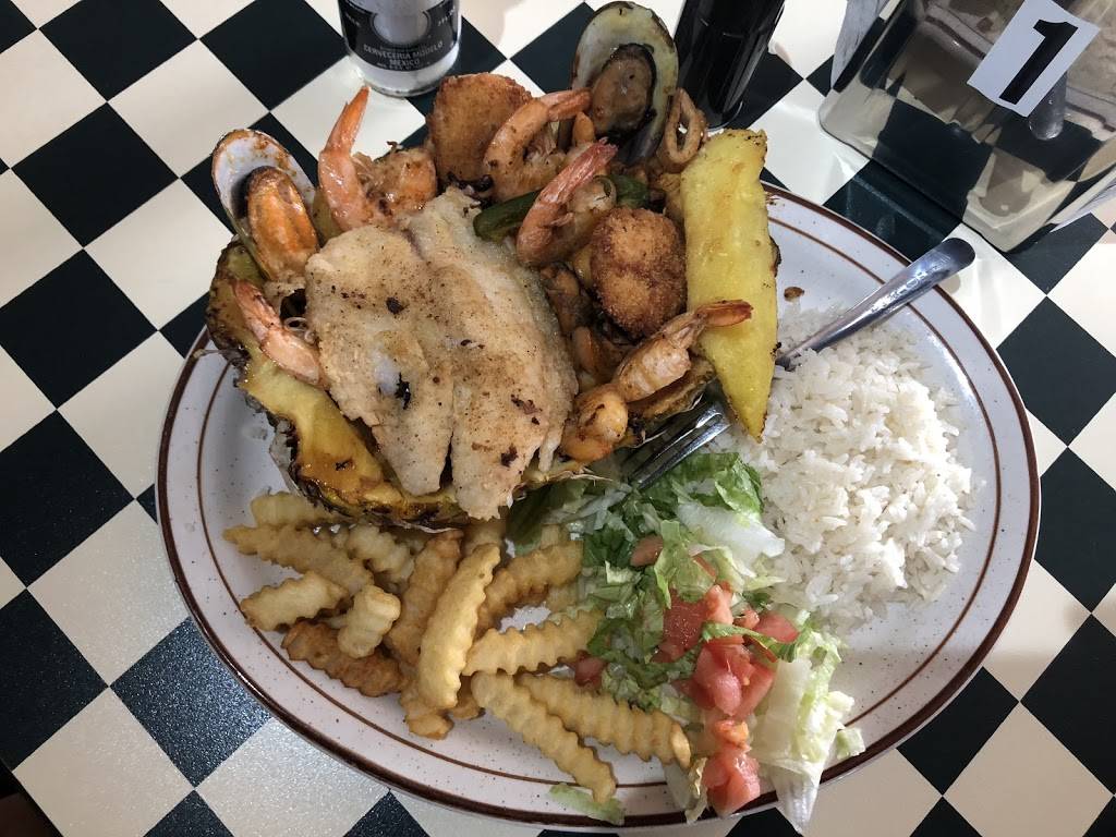 La Trinidad | restaurant | 2085 S Eastwood Dr, Woodstock, IL 60098, USA | 8153370652 OR +1 815-337-0652