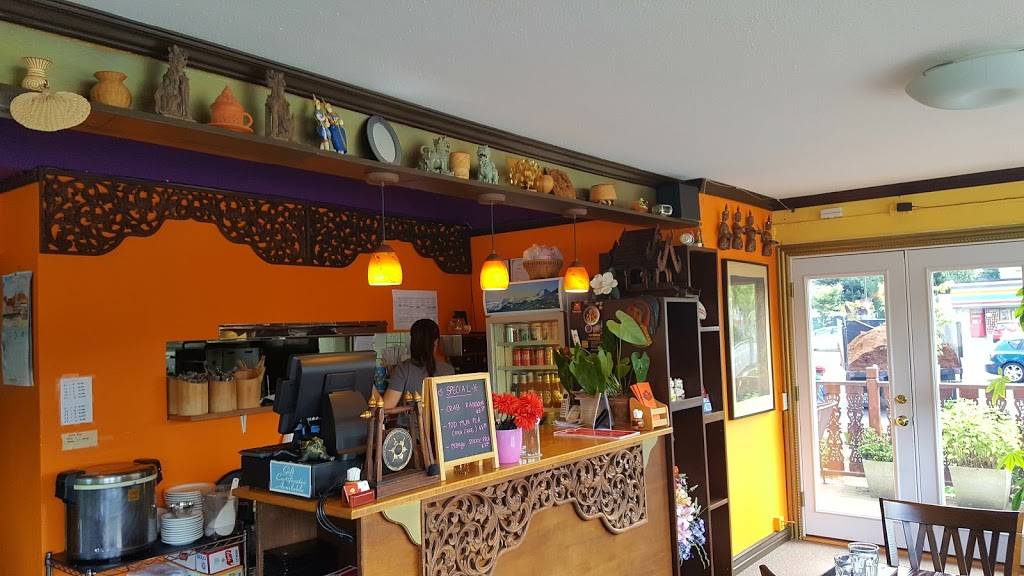 Yum Yum Thai Restaurant | restaurant | 900 N 160th St, Shoreline, WA 98133, USA | 2063621933 OR +1 206-362-1933