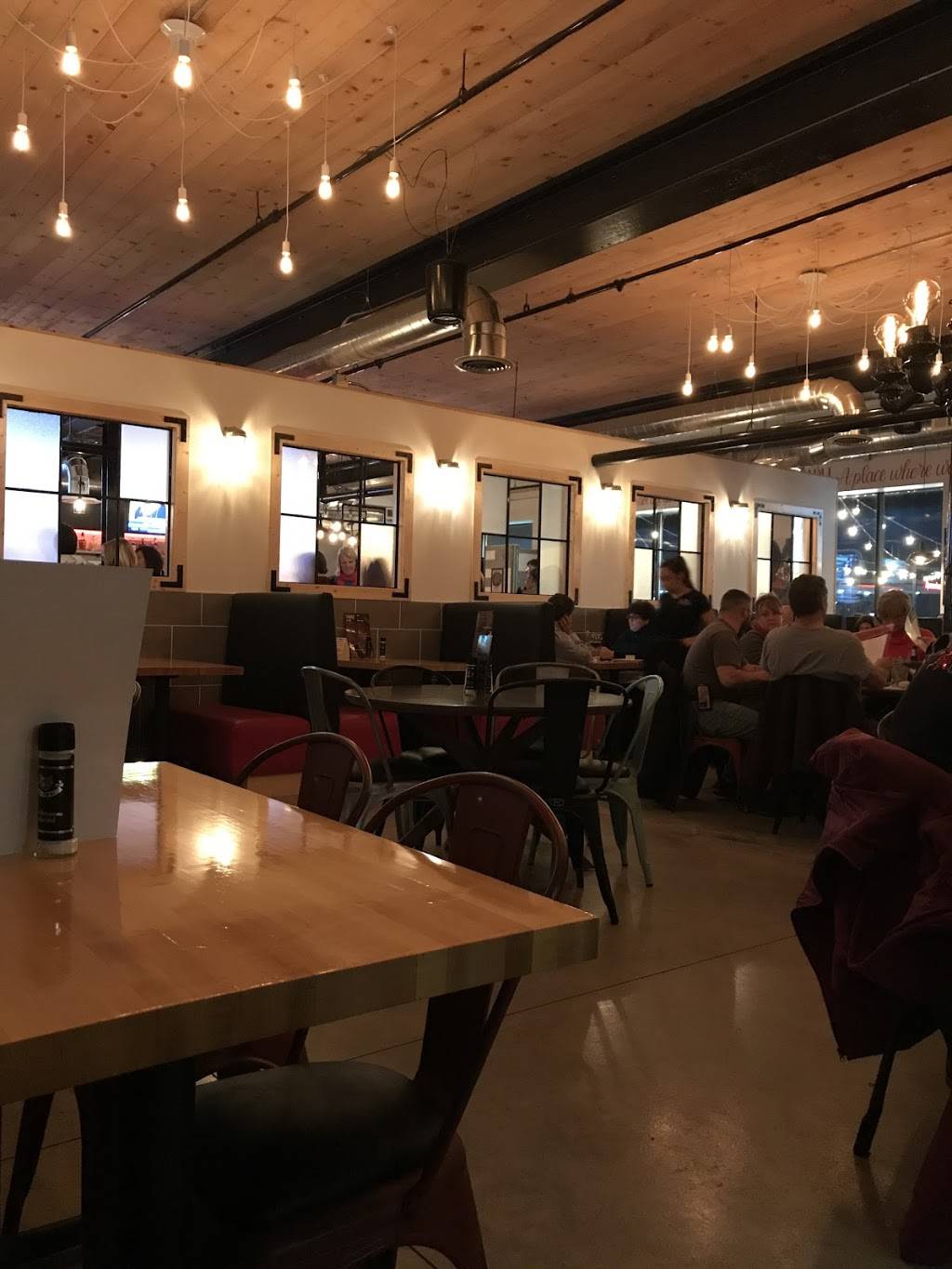 Tavolo | restaurant | 131 N Genesee St, Utica, NY 13502, USA | 3157329356 OR +1 315-732-9356