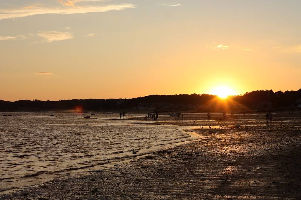 Macs On the Pier | restaurant | 265 Commercial St, Wellfleet, MA 02667, USA | 5083499611 OR +1 508-349-9611