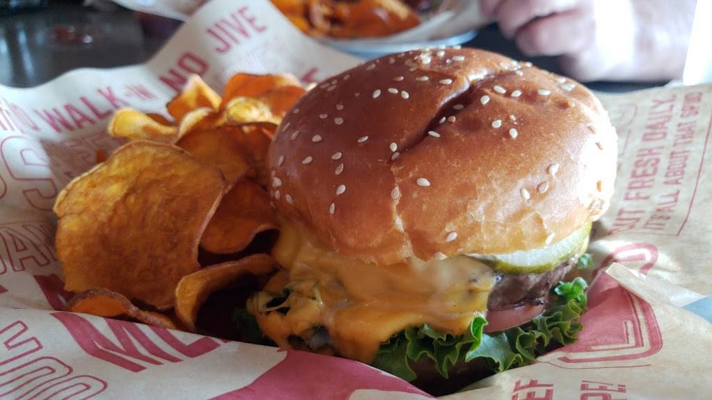 Bagger Daves - Chesterfield | restaurant | 50570 Gratiot Ave, New Baltimore, MI 48051, USA | 5867651531 OR +1 586-765-1531