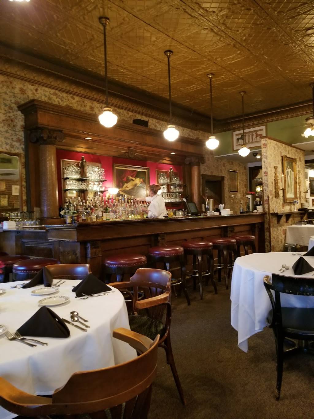 Petit Paree Restaurant & Lounge | restaurant | 228 E Main St, Festus, MO 63028, USA | 6369378400 OR +1 636-937-8400