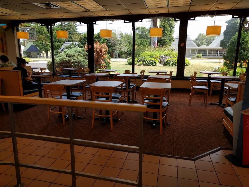 Wendys | restaurant | 145 Plains Rd E, Burlington, ON L7T 2C4, Canada | 9056344882 OR +1 905-634-4882