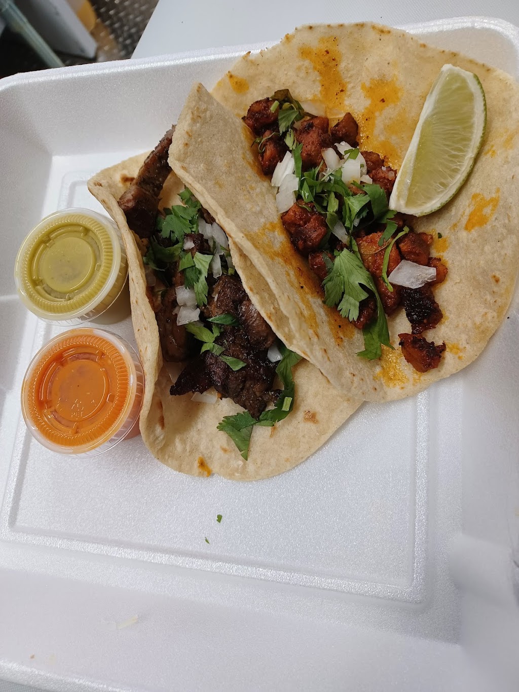 Queens Tacos | restaurant | 629 W 29th St, Austin, TX 78705, USA | 7372975410 OR +1 737-297-5410