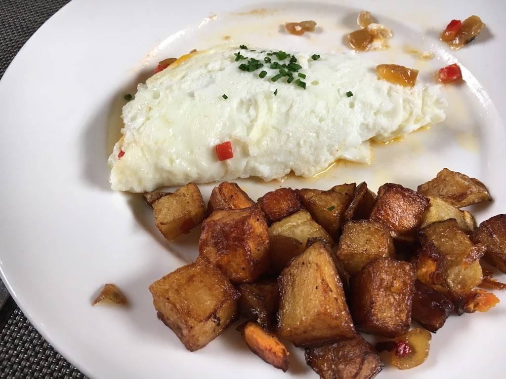 Pig & Prince Restaurant and Gastro-Lounge | restaurant | 1 Lackawanna Plaza, Montclair, NJ 07042, USA | 9732331006 OR +1 973-233-1006