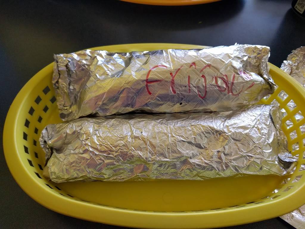 Cazares Burritos | restaurant | 6211 Airport Rd, El Paso, TX 79925, USA | 9157792144 OR +1 915-779-2144