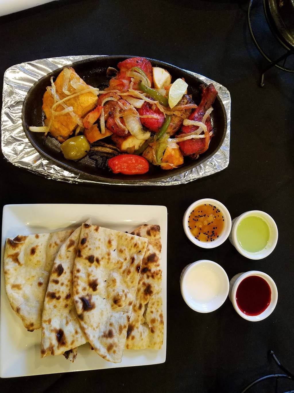 Bombay House and Grill | restaurant | 560 W Van Buren St, Chicago, IL 60607, USA | 3128340000 OR +1 312-834-0000