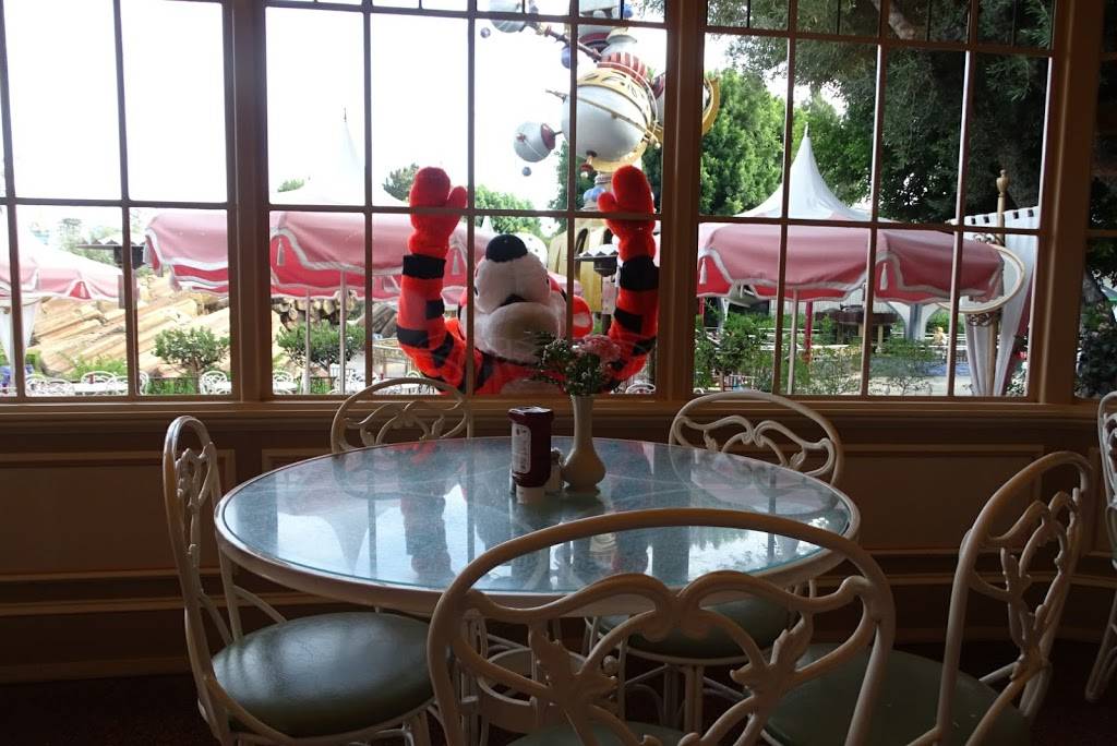 Minnie & Friends - Breakfast in the Park | restaurant | 1313 Harbor Blvd, Anaheim, CA 92802, USA | 7147813463 OR +1 714-781-3463
