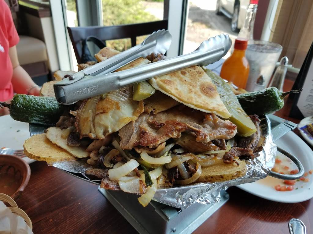 Compadres | Mexican Restaurant | restaurant | 1900 Cayuga St, Middleton, WI 53562, USA | 6082038332 OR +1 608-203-8332