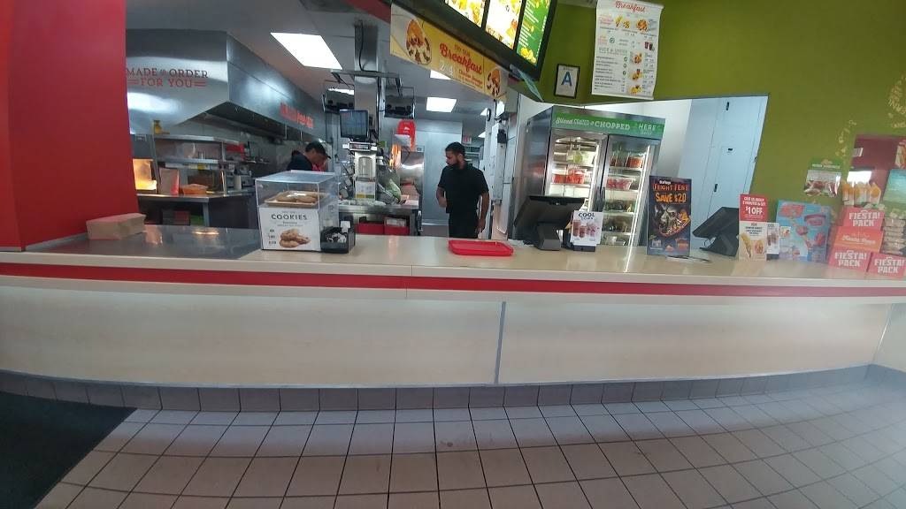 Del Taco | meal takeaway | 18070 Chatsworth St, Granada Hills, CA 91344, USA | 8188326373 OR +1 818-832-6373