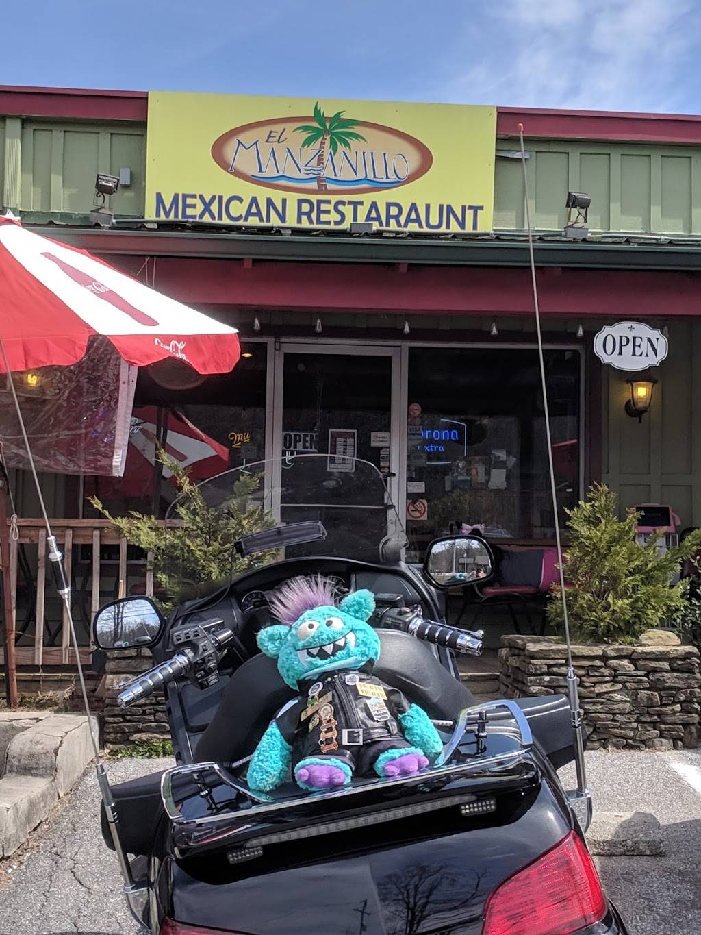 El Manzanillo | restaurant | 30 Dillard Rd, Highlands, NC 28741, USA | 8285260608 OR +1 828-526-0608