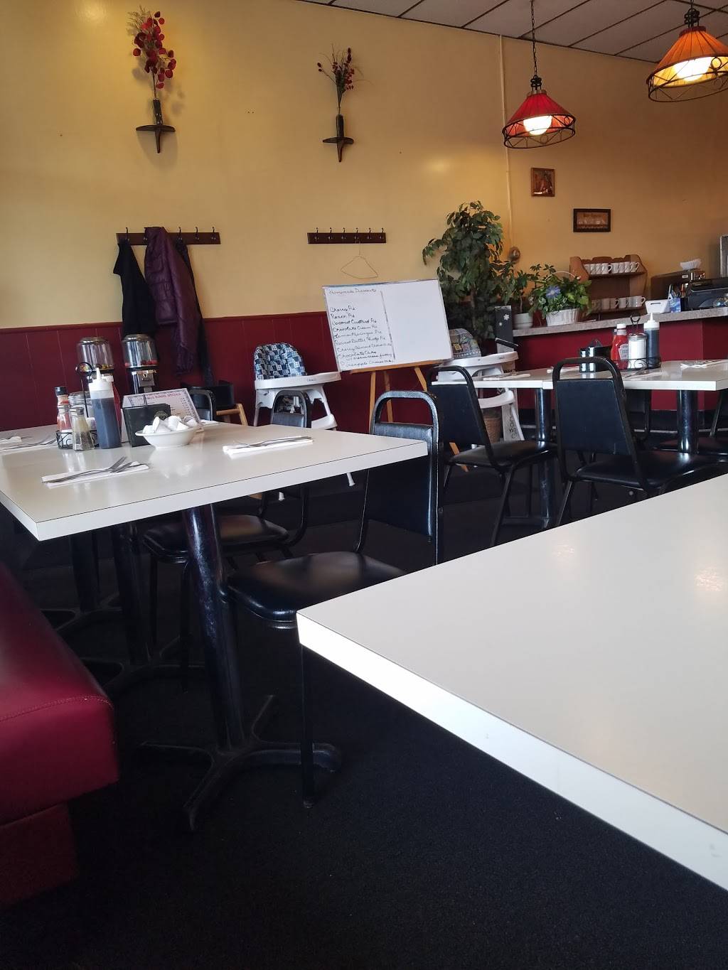 Londas Diner | restaurant | 576 Dick Rd, Depew, NY 14043, USA | 7166839808 OR +1 716-683-9808