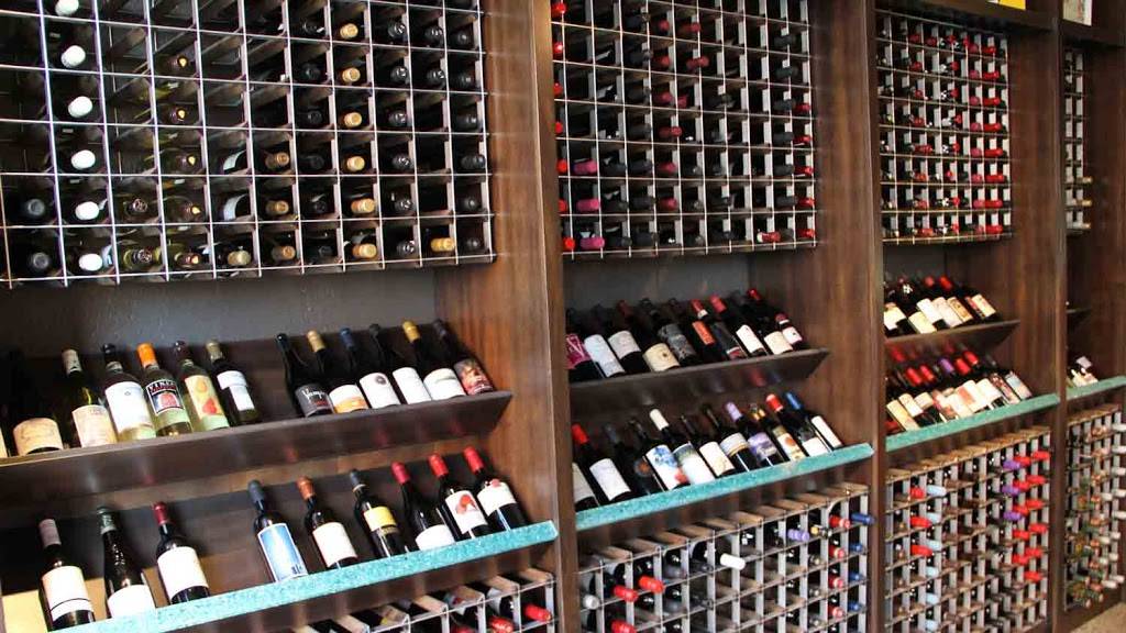 Mass Ave Wine | restaurant | 878 Massachusetts Ave, Indianapolis, IN 46204, USA | 3179727966 OR +1 317-972-7966