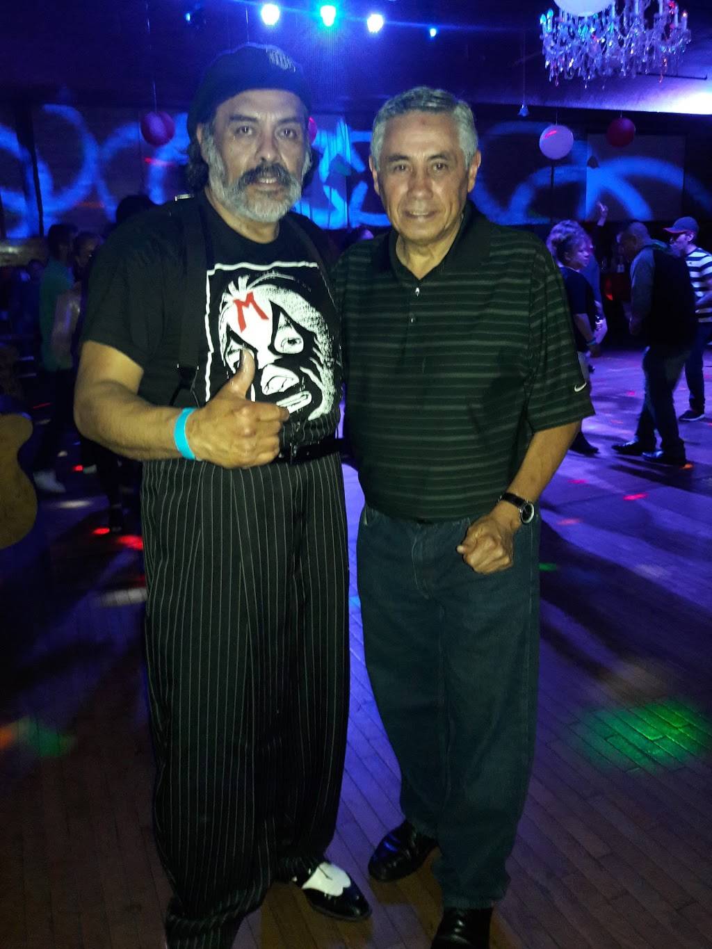 Paraiso Lounge | night club | 2709 E Lake St, Minneapolis, MN 55406, USA | 6127280101 OR +1 612-728-0101