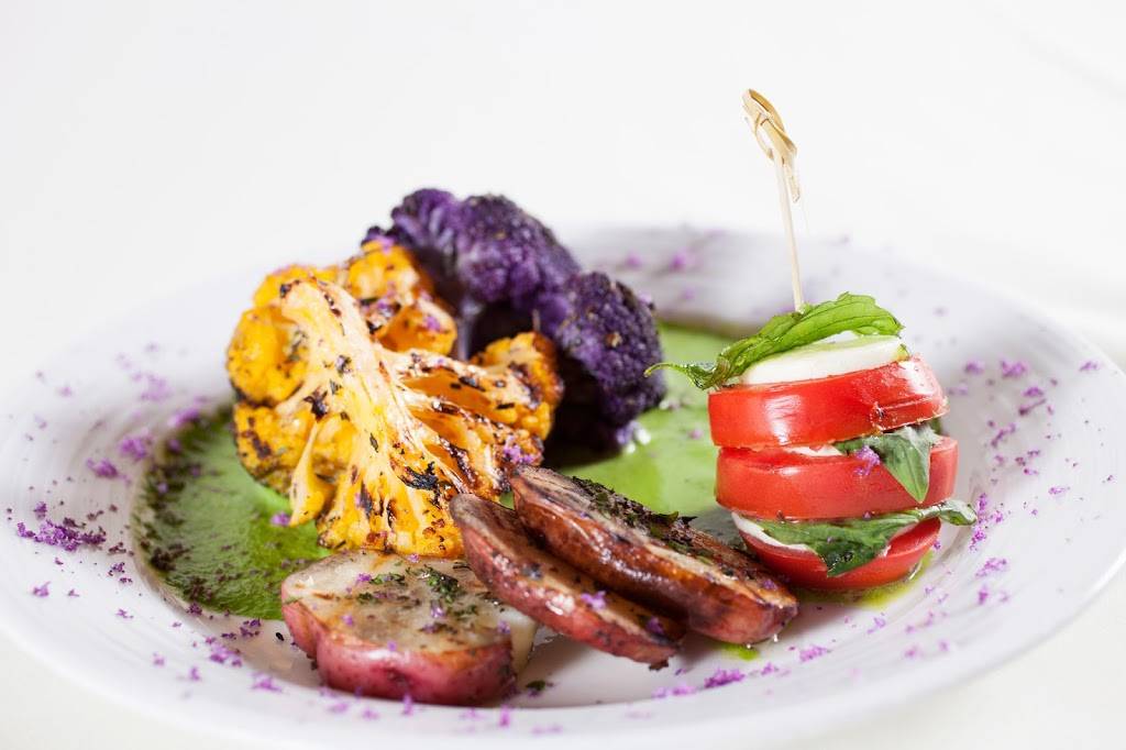 Arrowhead Restaurant & Bar | restaurant | 26W151 Butterfield Rd, Wheaton, IL 60189, USA | 6305105070 OR +1 630-510-5070