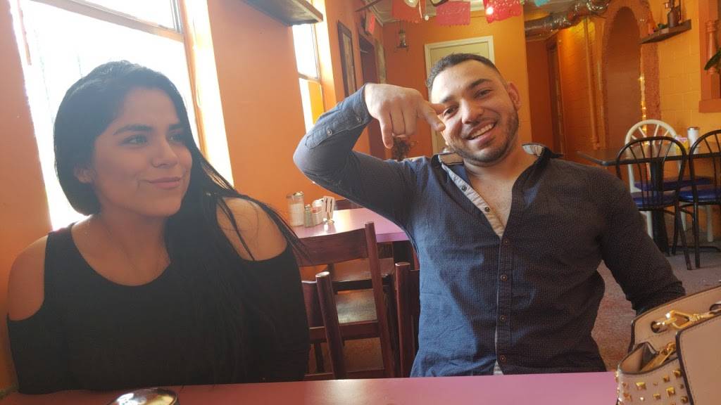 Zacatejano Cafe | restaurant | 2532 W Southcross Blvd, San Antonio, TX 78211, USA | 2109246688 OR +1 210-924-6688