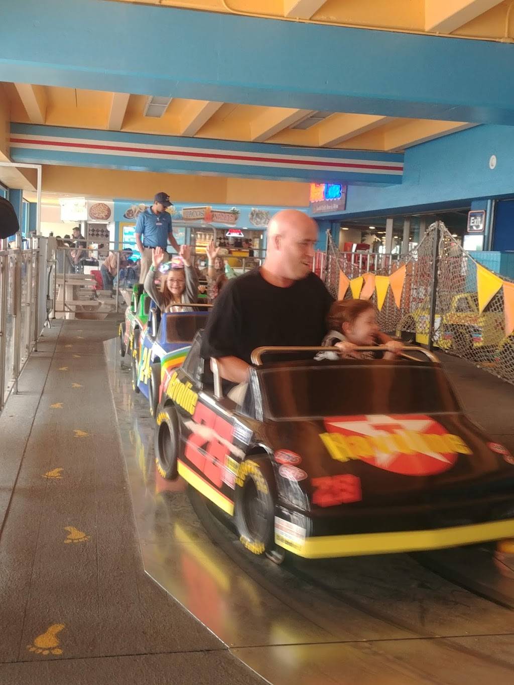 Surf City Grill | restaurant | 400 Beach St, Santa Cruz, CA 95060, USA | 8314235590 OR +1 831-423-5590