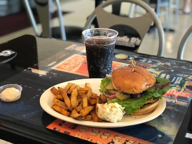 Charlie Ds Seafood and Chicken | restaurant | 600 E 99th St, Kansas City, MO 64131, USA | 8169423000 OR +1 816-942-3000