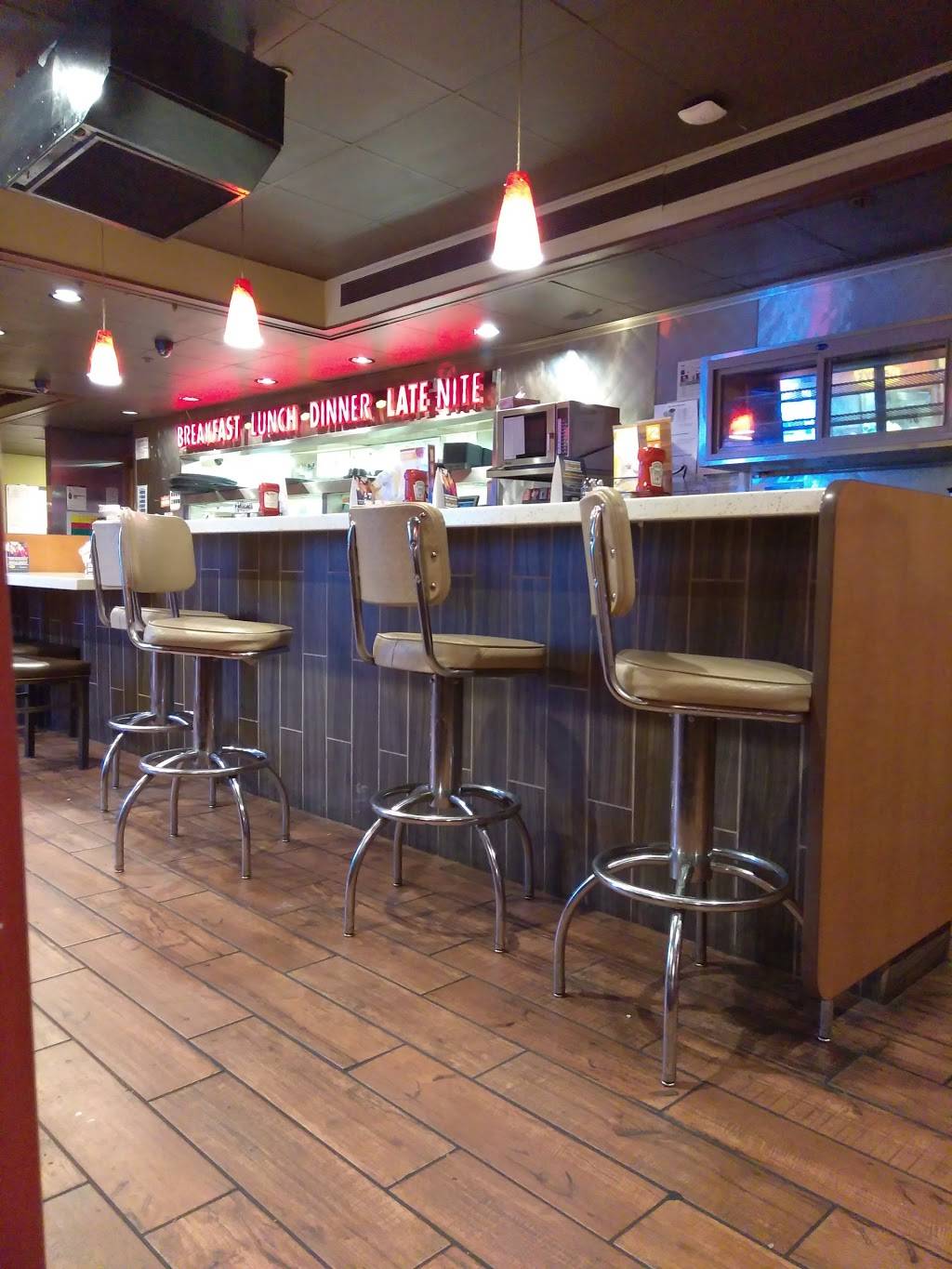 Dennys | restaurant | 1423 S 5th St, St Charles, MO 63301, USA | 6369493900 OR +1 636-949-3900