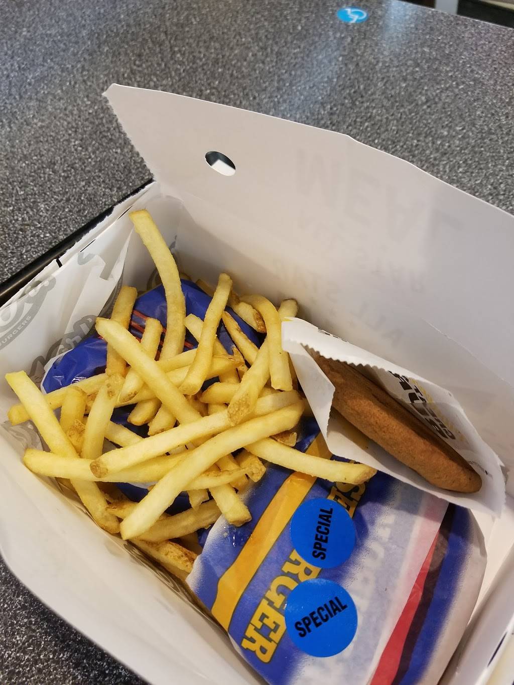 Carls Jr. | restaurant | 501 S Western Ave, Los Angeles, CA 90020, USA | 2133833401 OR +1 213-383-3401