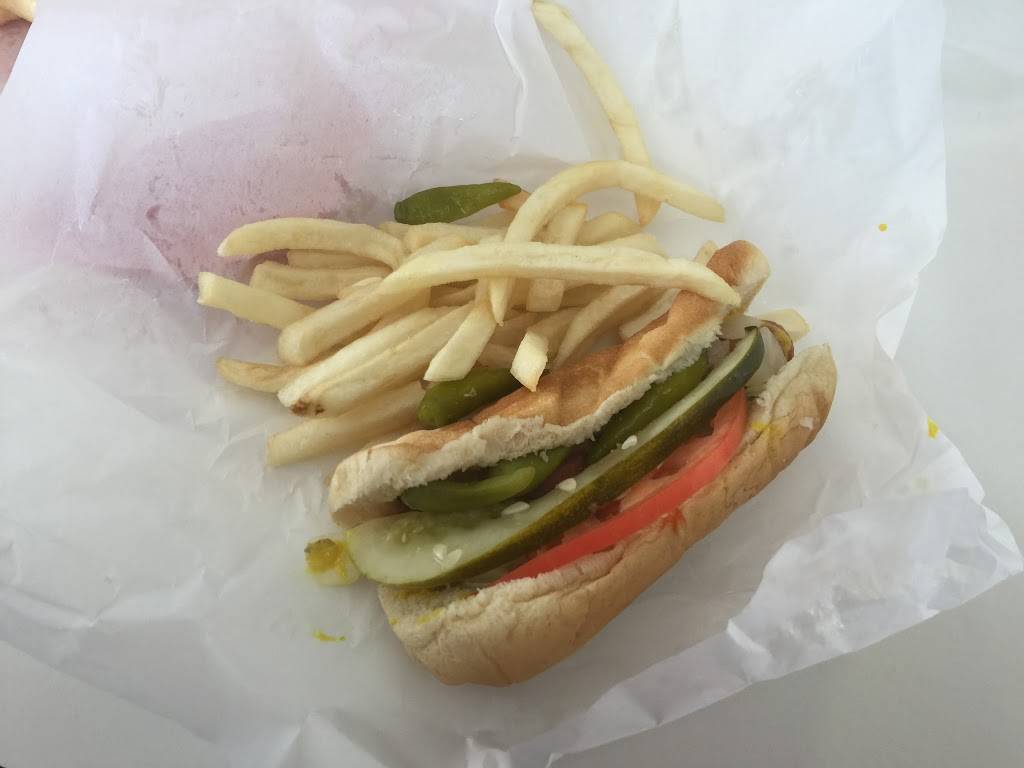 Lulus Hot Dogs | restaurant | 1000 S Leavitt St, Chicago, IL 60612, USA | 3122433444 OR +1 312-243-3444