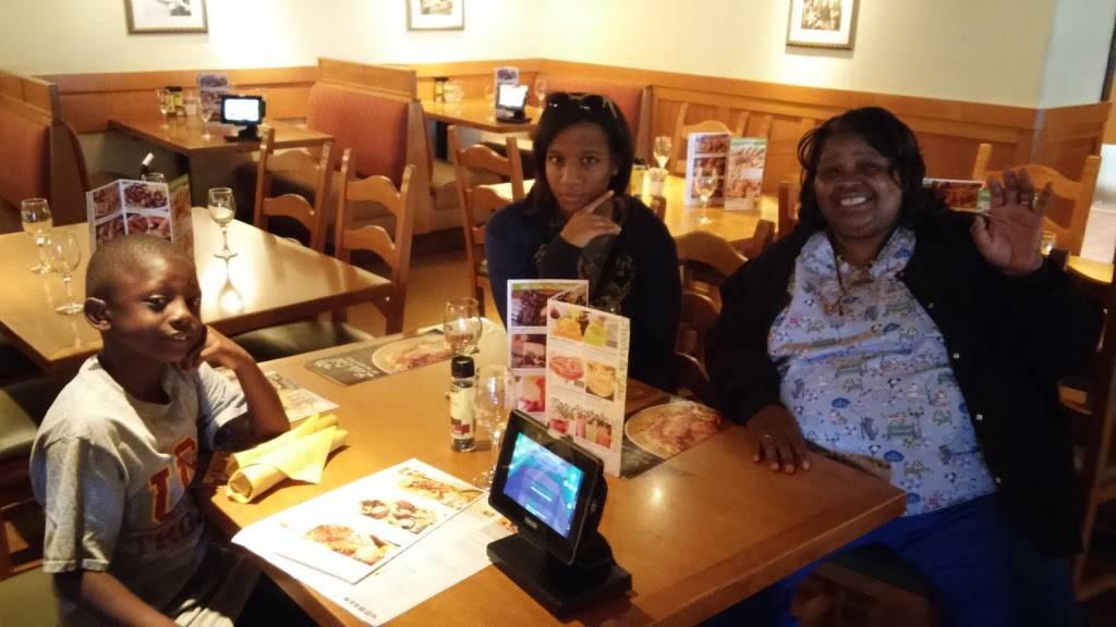 E & J Seafood | restaurant | 424 E Manchester Blvd, Inglewood, CA 90301, USA | 3106730113 OR +1 310-673-0113