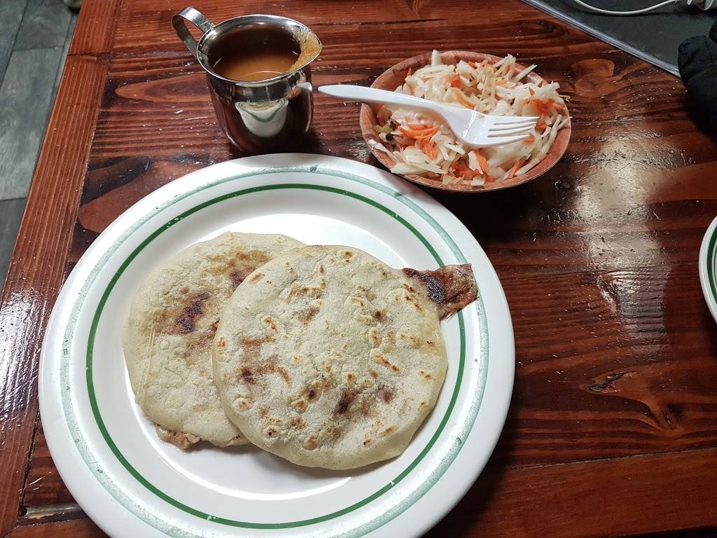 La Cabaña Salvadoreña | restaurant | 4384 Broadway, New York, NY 10040, USA | 2129287872 OR +1 212-928-7872