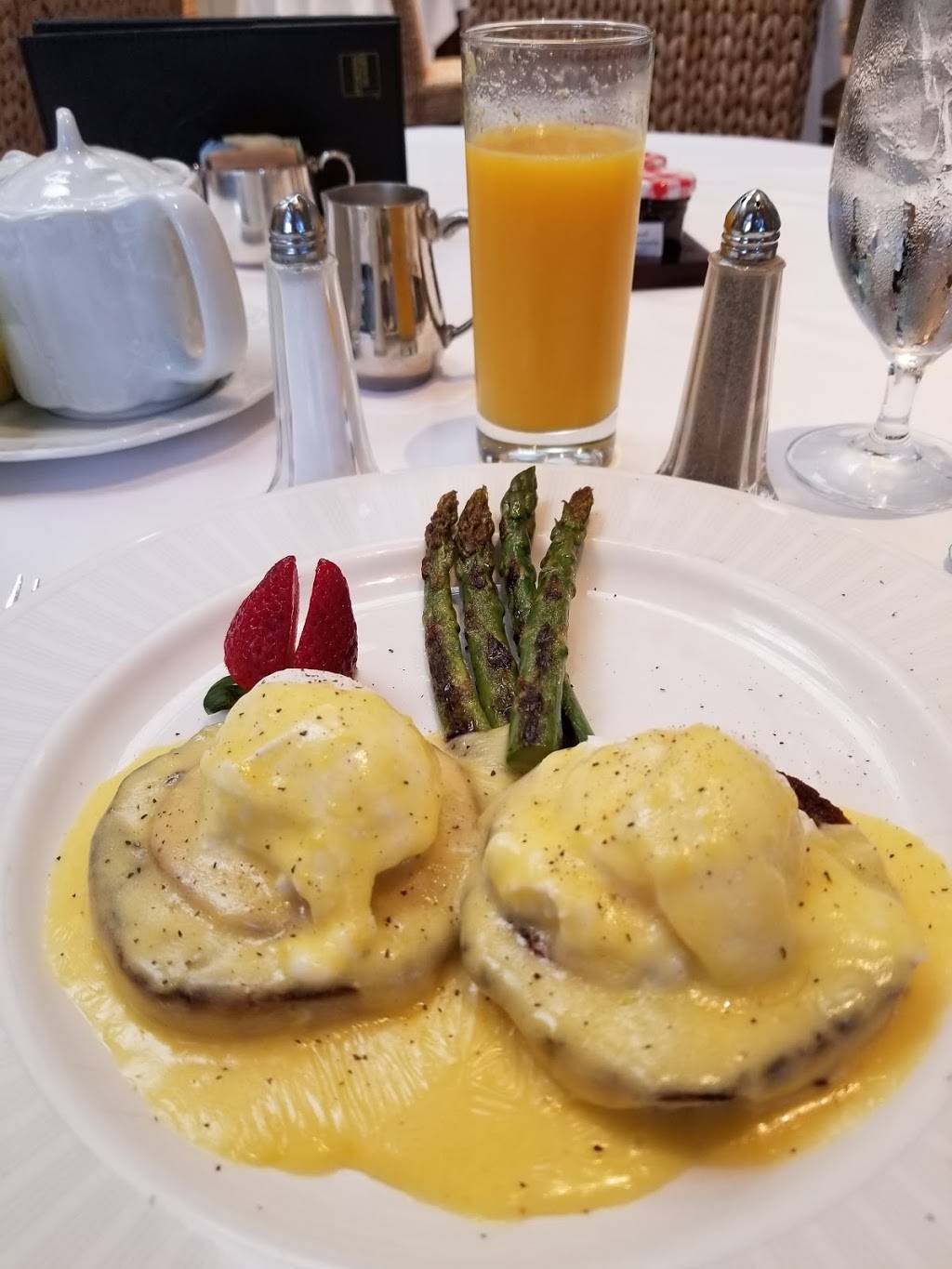 The Remington Bar | restaurant | 1919 Briar Oaks Ln, Houston, TX 77027, USA | 7134032631 OR +1 713-403-2631