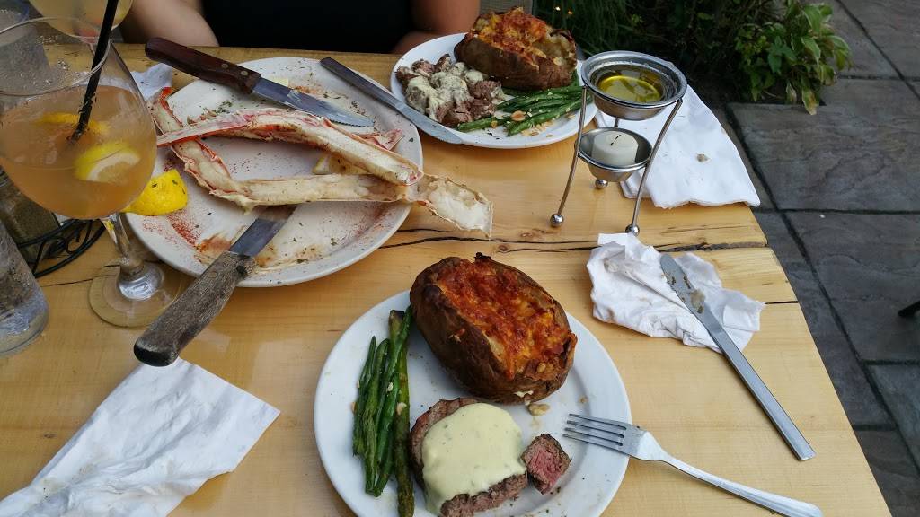 Krapils Steakhouse & Patio | restaurant | 6600 W 111th St, Worth, IL 60482, USA | 7084482012 OR +1 708-448-2012