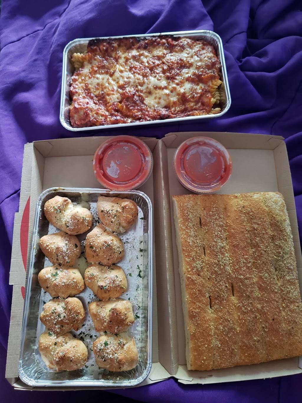 Pizza Hut | meal takeaway | 1519 S Main St, Red Bud, IL 62278, USA | 6182826642 OR +1 618-282-6642